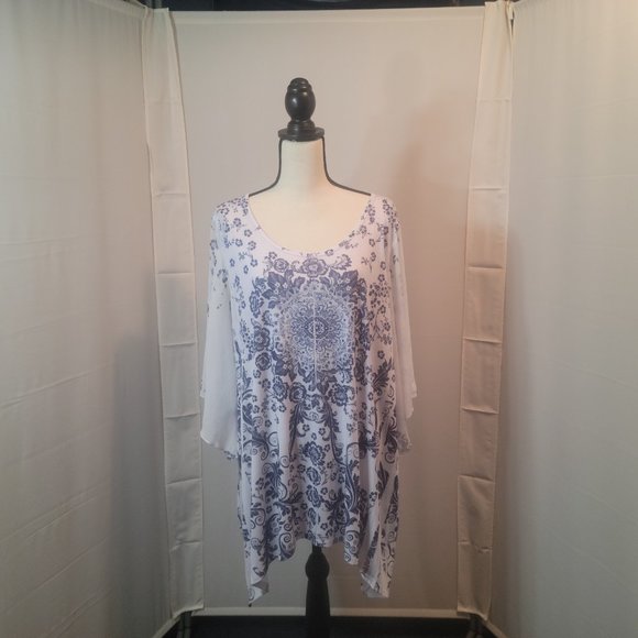Cal Style XL tunic top, white with blue design. - Picture 2 of 3